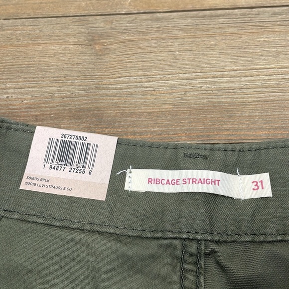 Levi's NWT Ribcage Utility Pants In Khaki Green - Picture 6 of 8